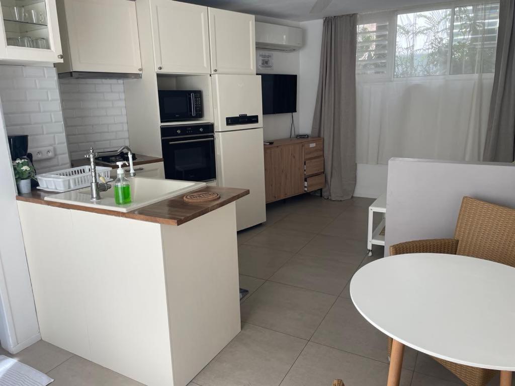 Studio Confort Avec Piscine Et Vue Tahiti Punaauia Exterior foto